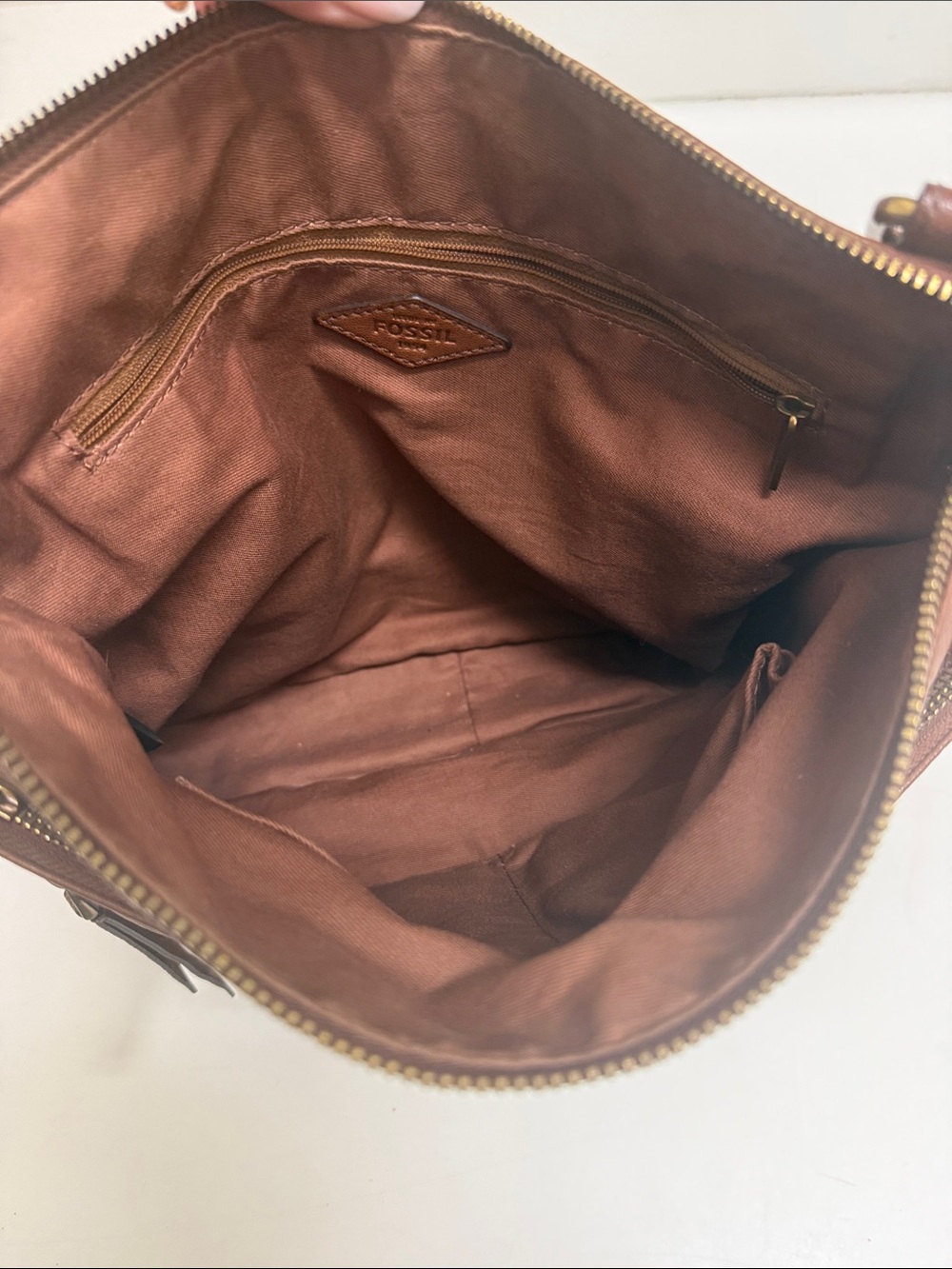 Fossill Brown Leather Crossbody Bag - Everyday Women’s Shoulder Bag - Picture 4 of 12